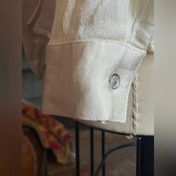 Vintage 1980s Cream Silk Bow Blouse - Picture 4 of 12